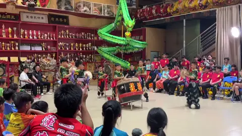 Tiết mục múa trống của liondance drumming #trốnglân #liondancedrumming #liondancedruming #mualansurongtrungquoc #mualansurongvietnam #mualansurong #mualanvietnam #liondance #múalânsưrồng #xuhuong #tronglanmacao #tronglan #mualan