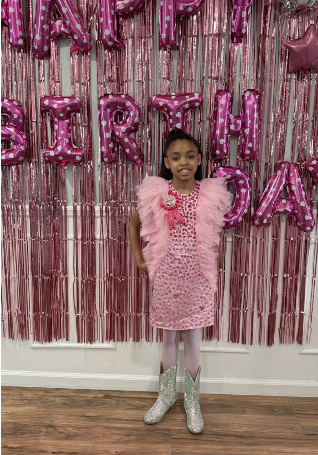 Birthday surprise set up for my 9 year old  #birthday #birthdaysurprise #birthdaygirl #hellokitty #hellokittygirl 