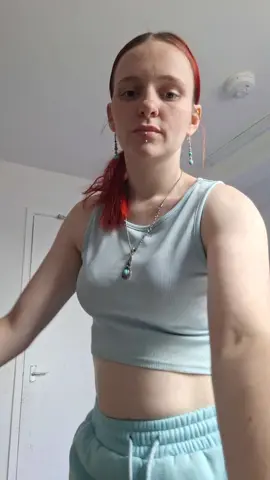 yes another tantrum I hate gardens #sendhelp #isitbedtime #ifightthephone 