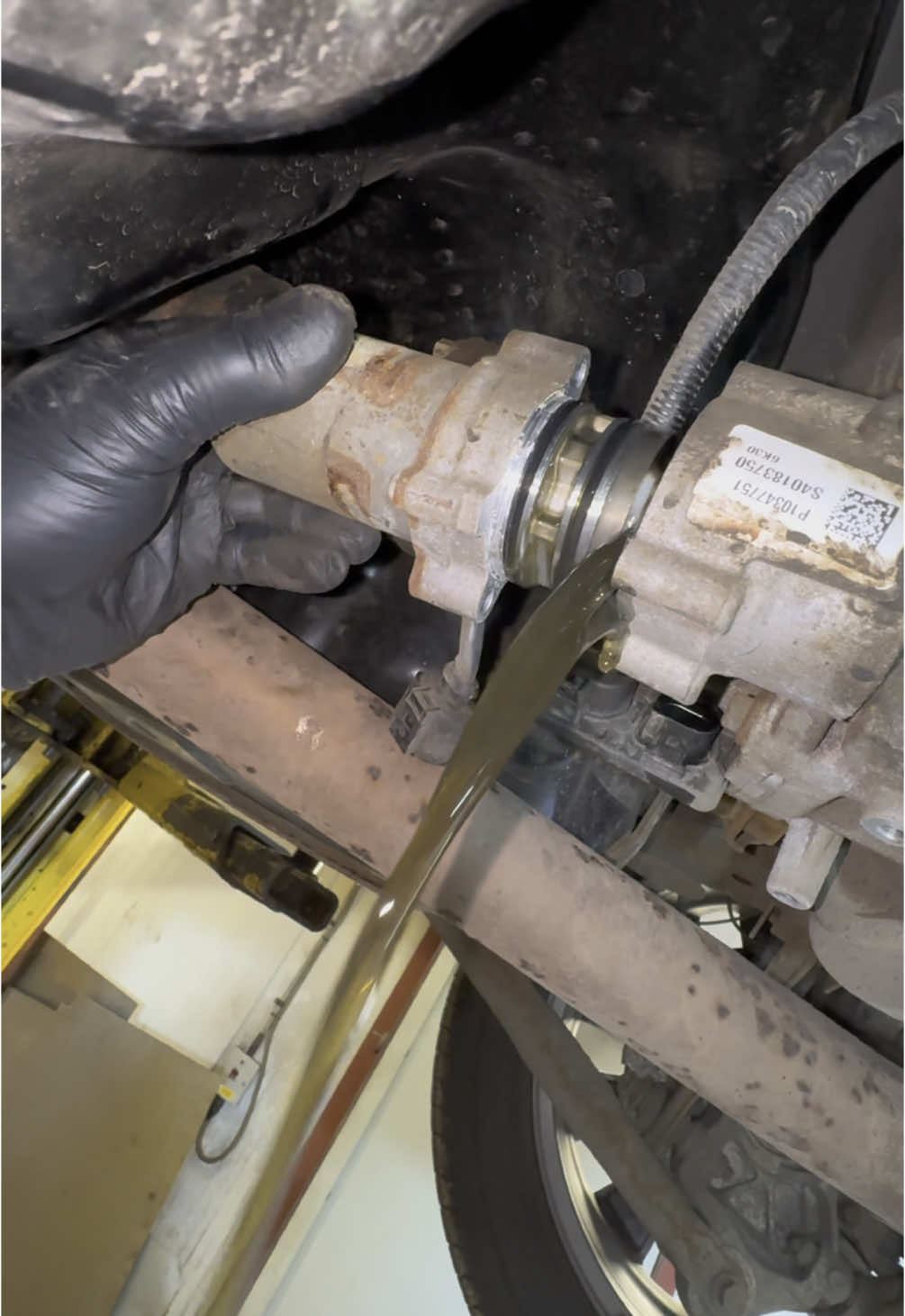 Blocked haldex pump filter on this Rangerover Evoque #mechanic #mechaniclife #mechanictips #mechanicproblems #diydaly #mechanicsoftiktok  