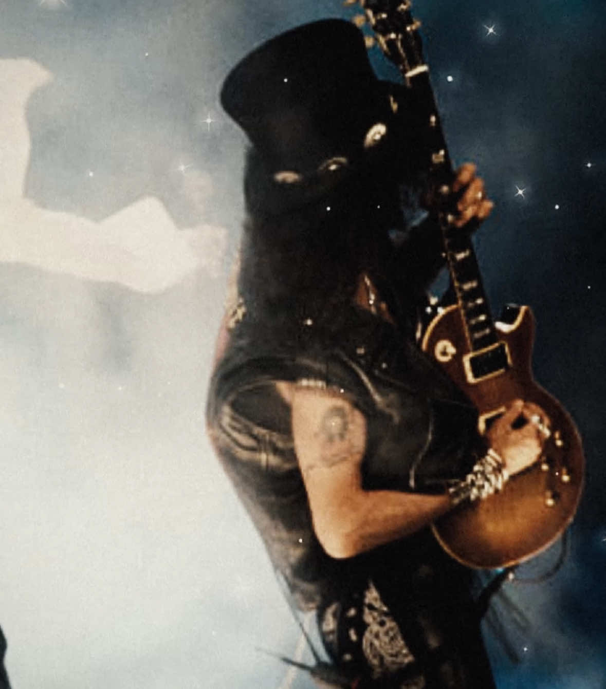 Dream until your dream come true 💪🏻🔥🔥 #slash #gunsnroses #slashedit #aerosmith #steventyler #axlrose #gnr #axlroseedit #izzystradlin #gnredit #foryou #fyp #edit #viral #foryoupage #izzystradlinedit #xyzbca #goviral #sturniolotriplets #rdr2 