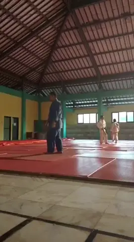 back again... fokus..., tetap jaga kesehatan dan tetap semangat kawan🔥🔥 #judo #judolampung #pjsilampung #uchikomi #sehat #olahraga #beladiri #reel 