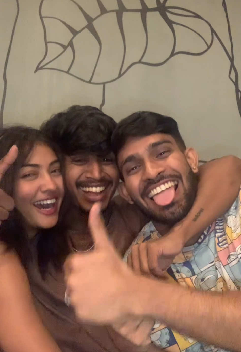 මගේ වලත්තයො දෙන්නා😭🤍😂 @Miona de silva official @Senura 🥭 