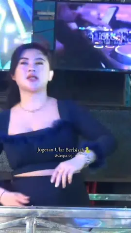 Jogetan ular Berbisah🐍🐍 @depibalqis0 @ot_shangri_la  #otpalembang #remikpalembang #fungkotpalembang🚀 #fypp #story_despa 