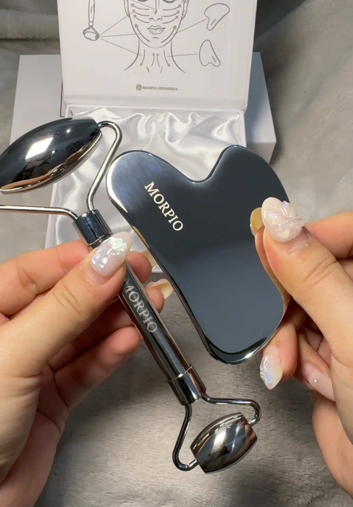 Our best selling! ⭐️ Stainless Roller & Guasha😍 #faceroller #guasha #guashatutorial #facerollermassager #facemessager 