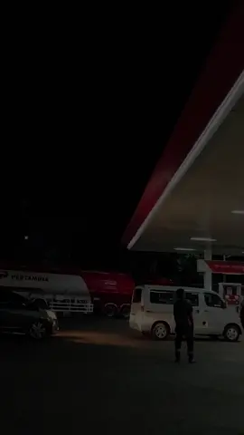 بعد أن تقول أشياء سيئة عني، من فضلك صلي من أجلي لأكون كاملاً مثلك- 