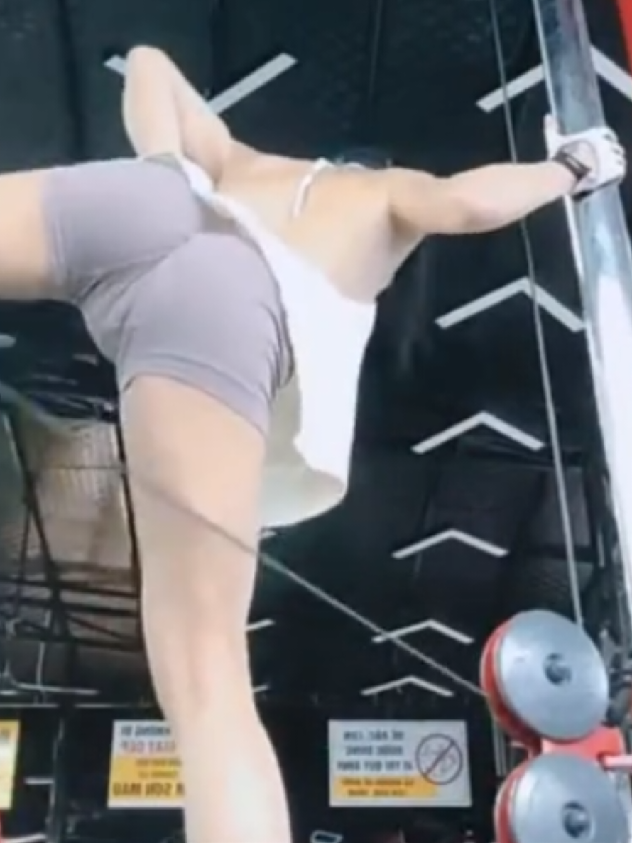 🍑🍑🍑 #bodybuilding #gymnastics #gymmotivation #emgaibody  #xuhuongtiktok #gymhumor 