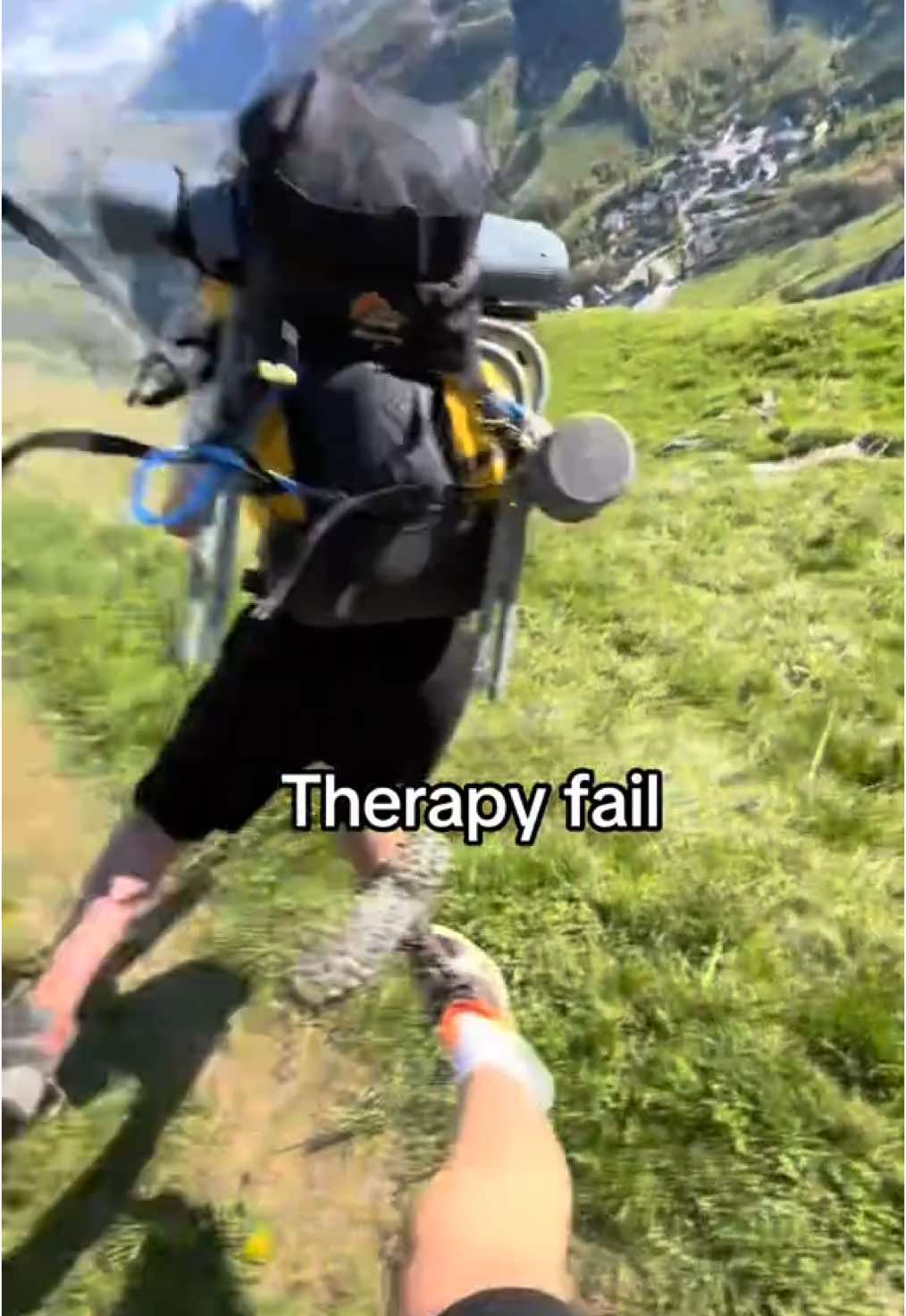 Quand la therapy ne se passe pas comme prévu 😂 #pourtoiii #fyp #montagne #therapy #bivouac 