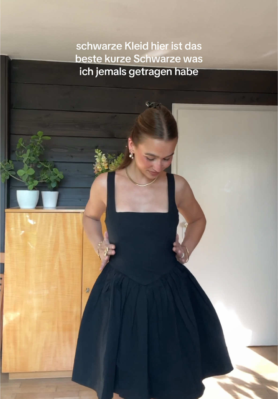 werbung @Ginatricot / ahhh perfekt für den sommer!! 💌 20% rabatt gibt es auch noch mit dem code „KESSY20“ - gültig bis zum 27.05. (ausgenommen sale und schmuck) - happy shopping!! 💘  #ginamyway #ginatricot #code #rabattcode #springoutfit #summeroutfit #dresses 