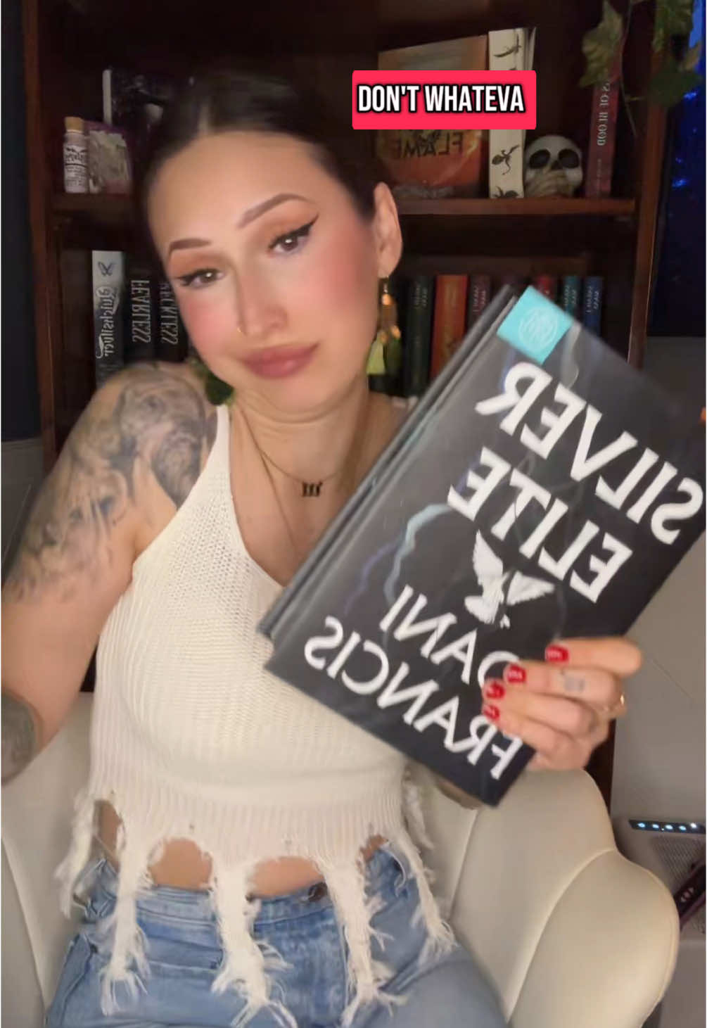 Silver Elite ⭐️⭐️⭐️⭐️🌶️🌶️🌶️ It was worth the read for me! I see a lot of mixed reviews. Read that 💩, or don’t, whatevaaa #silverelite #BookTok #fantasybooks #romantasybooktok #danifrancis #bookrecs #botm #divergent #fourthwing #divergentseries #booktokgirlies 