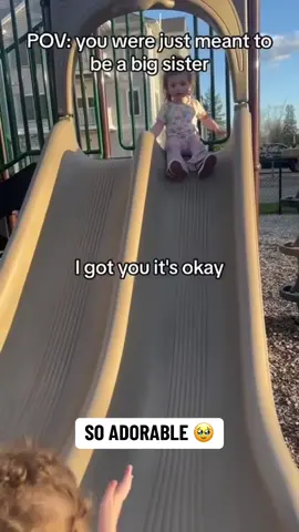 Sibling goals 🙌 (havensisters/IG, @Mollyevelyn_ ) #Siblings #sisters #siblinggoals #playground 