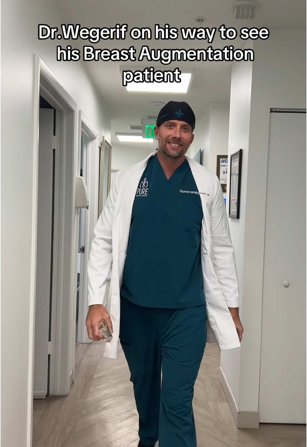 #doctor #doctorsoftiktok #plasticsurgery #surgerytiktok #surgeon #medical #laugh #handsome #dreamman 