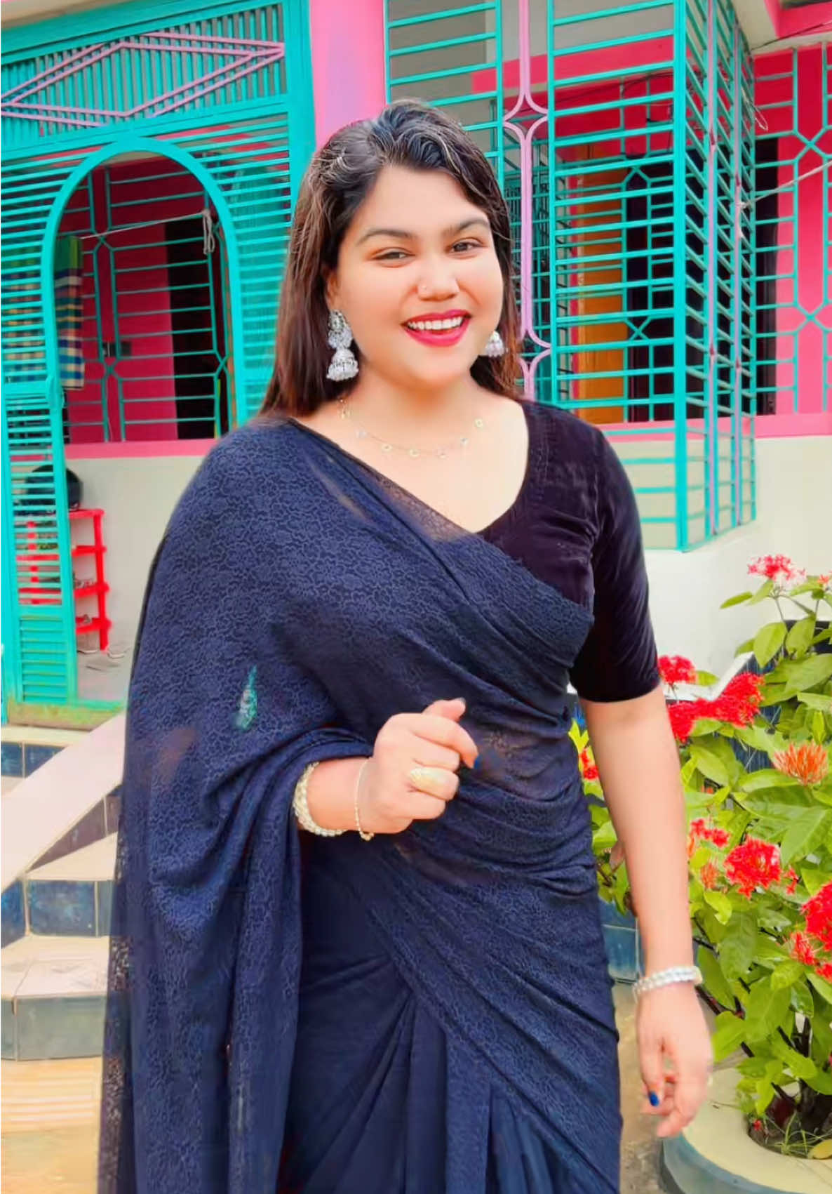 Black saree r video jara cheye chilen tader jonno ajker video gulo ei bristy veja video korte giye 2 din holo jor ese bichanay pore achi🤒🙏 #viral #foryou #trending #dance #hft #tanisha #unfrezzmyaccount 