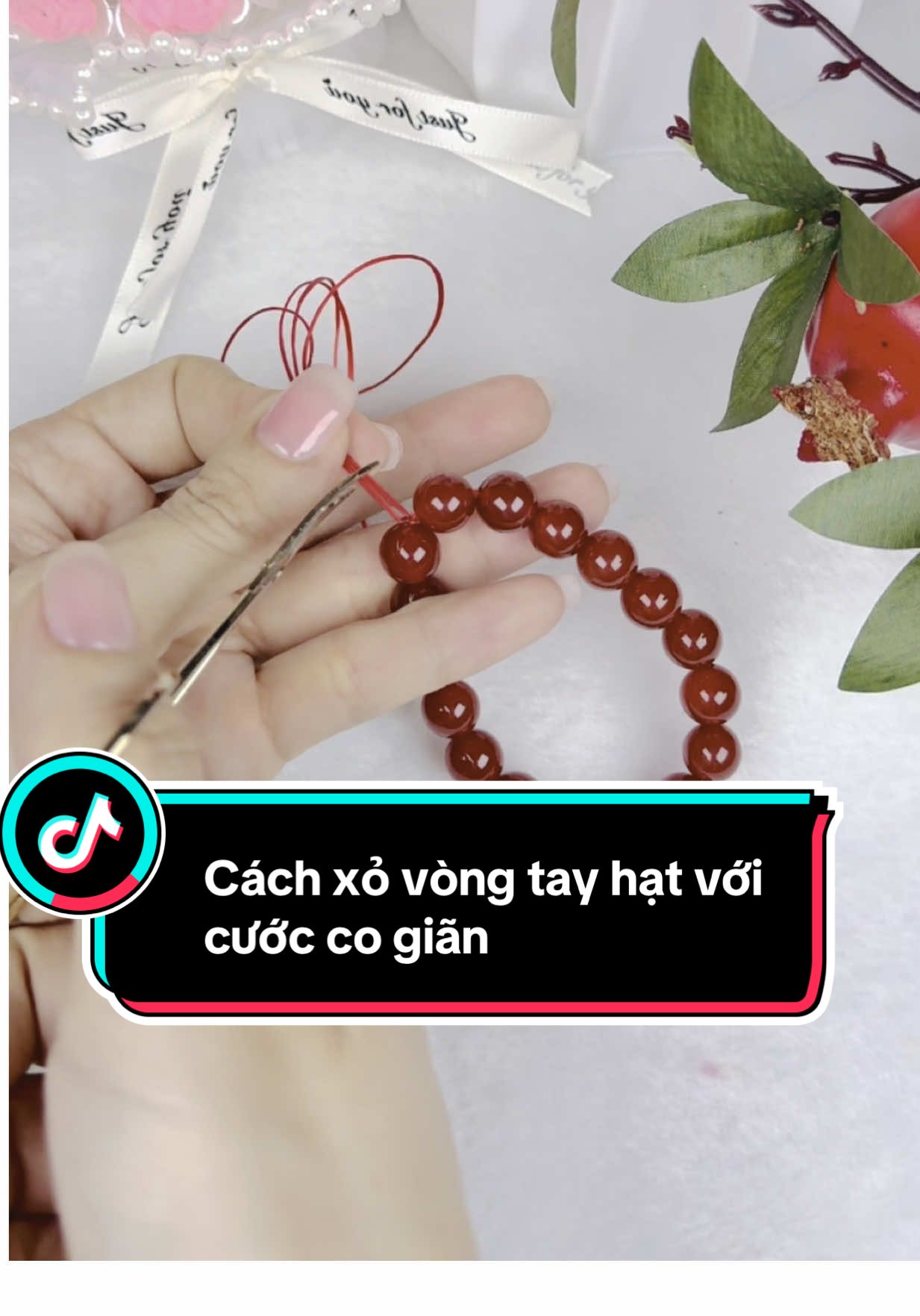 Cách xỏ vòng tay hạt với cước co giãn #enhousevn #xuhuongtiktok #fyp #xh #trending #cachxauvongtay 