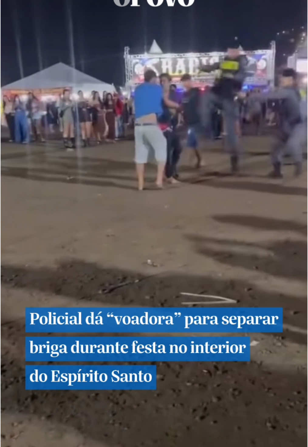 Um policial militar desferiu uma voadora em um homem para separar uma briga durante a festa de emancipação político-administrativa de São Gabriel da Palha, no Espírito Santo, na noite do último domingo, 18 de maio. A Polícia Militar informou que vai investigar a conduta do agente. 📹 Reprodução: Redes Sociais #opovo #policial #espiritosanto #briga