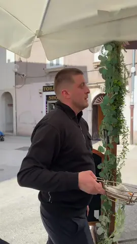 of course bro 👊🏼  #trend #fypdong #fyp #viral_video #goviral #restoran #streetfood #agrippinastreetfood #marketingteam #fypsounds #trends #pula #istriacroatia #pularesturant #foodpula #FoodTok #burger #tacos #istra 