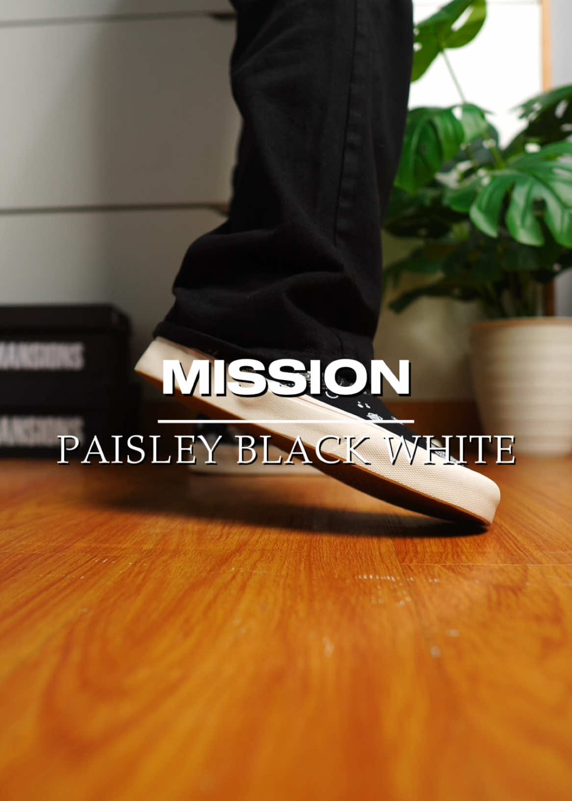 Try on mission paisley black white #rekomendasisepatu #sepatupria #brickmansions #fypシ゚ #fyp #fypage 