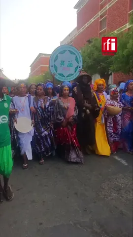 PARADE CULTURELLE DES ETUDIANTS PEULS DE L'UCAD Fedde renndinnde janngooɓe fulɓe (MEEF) e nder duɗal toowngal Cheikh Anta DIOP  ngal Dakar, yuɓɓinii balɗe tati pinal e no nde woowiri. Ɗii duuɓi noogaas MEEF ina kawri e duuɓi cappanɗe nayi ɗi diɗɗal Daande Leñol ngal Baaba Maal @ucadsenegal #fulfulde #MEEF #senegal_tiktok221 #pulaar