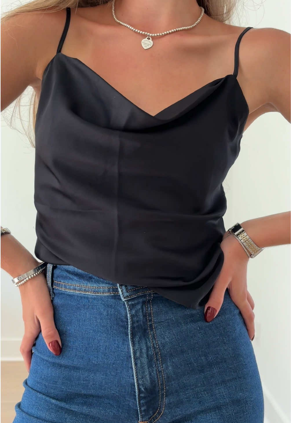 this outfit on repeat this summer 🫶🫶 • • #outfitinspo #chic #classy #parisianchic #aesthetic #effortlesschic #summeroutfit #SummerFashion #fashion #fashioninfluencer #widelegjeans #casualoutfit 