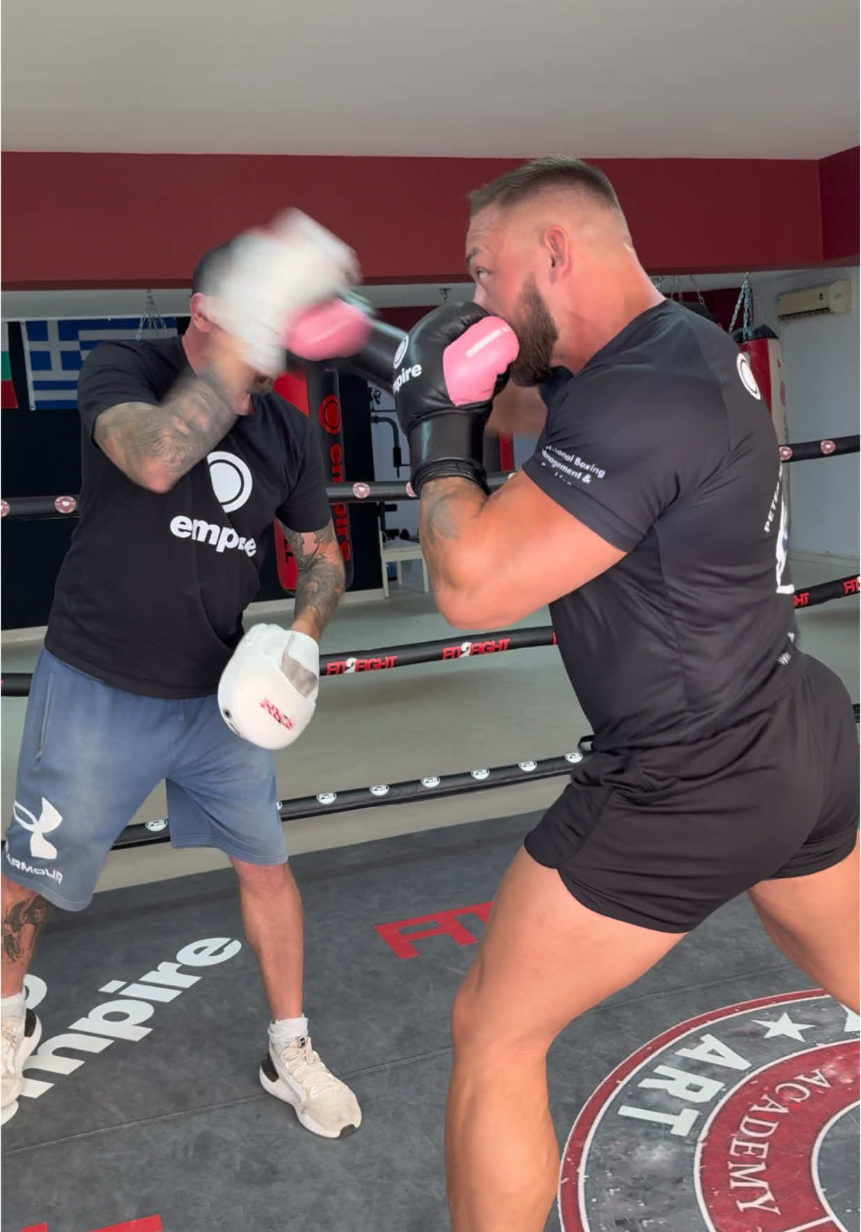 Pad work with the coach  #boxing🥊 #Fitness #menshealth #fitnessmodel 