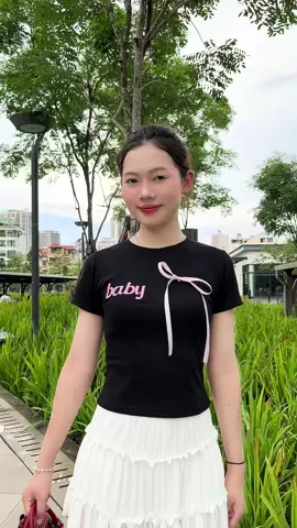 Áo thun cặp thêu chữ BABY LOVE chất 100% cotton thoáng mát, mỏng nhẹ có cả form ôm lẫn form rộng cho các đôi thích mặc áo cặp #thoitrangunisex #aotheuchubaby #aodoinamnu #aocapaodoi #aocottonmongnhe 