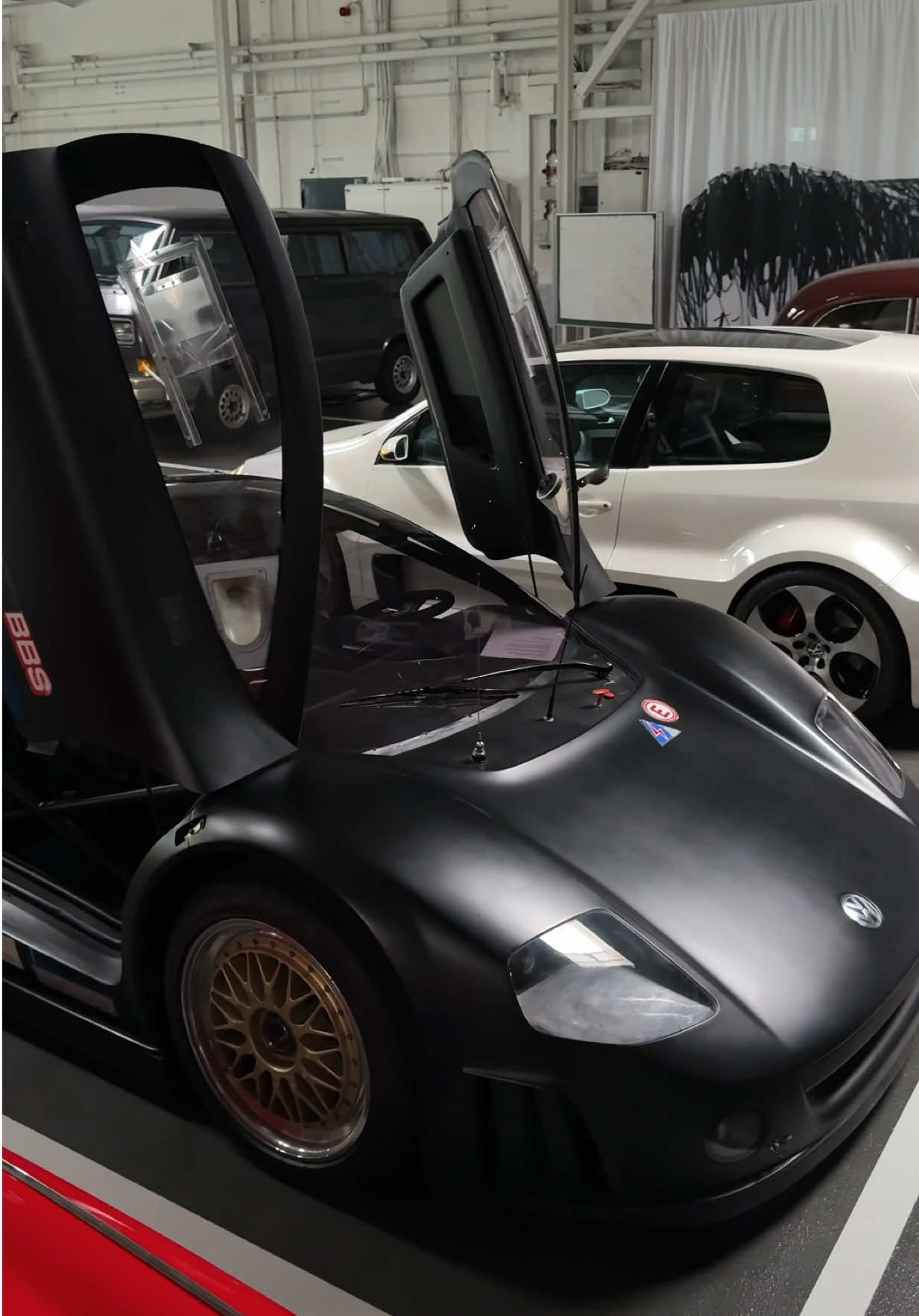 Two icons, one heart 🫀 Volkswagen‘s legendary W12 engine roared in the futuristic Nardo and the outrageous  Golf GTI W12-650. Which concept car was your favorite back then? #Volkswagen #VW #W12 