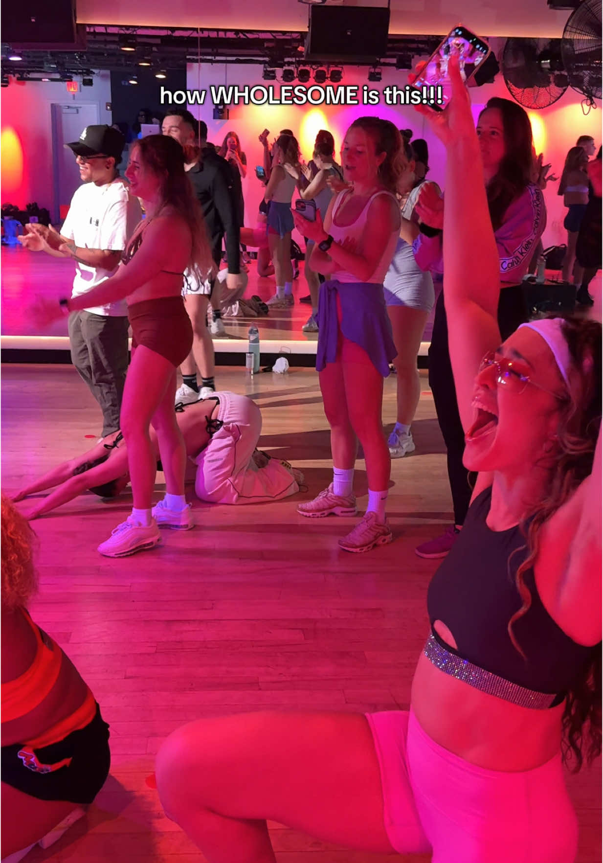 If you’re not hyping up your besties like this then what are you doing?! (going to 305 fitness can also be another option!)  #Fitness #friendship #workout #dance 