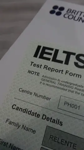 شهادة IELTS (اختصارًا لـ International English Language Testing System) هي شهادة دولية تقيس مهارات اللغة الإنجليزية للأشخاص غير الناطقين بها. تُعد واحدة من أكثر الاختبارات اعتمادًا في العالم للأغراض الأكاديمية والهجرة والعمل. مكونات الاختبار: يقيس اختبار الآيلتس أربع مهارات أساسية في اللغة:  1. الاستماع (Listening): اختبار مدته 30 دقيقة يحتوي على تسجيلات لمواقف مختلفة باللغة الإنجليزية.  2. القراءة (Reading): مدته 60 دقيقة، ويتضمن نصوصًا وأسئلة لقياس فهمك للنصوص المكتوبة.  3. الكتابة (Writing): مدته 60 دقيقة، يتطلب كتابة مقال وتقرير أو خطاب.  4. التحدث (Speaking): مقابلة شخصية مع مُقيّم تستغرق حوالي 11-14 دقيقة. أنواع اختبار الآيلتس:  1. الأكاديمي (Academic): مخصص للطلاب الذين يخططون للدراسة في الجامعات أو المؤسسات التعليمية باللغة الإنجليزية.  2. التدريب العام (General Training): موجه للأشخاص الذين ينوون الهجرة أو العمل في البلدان الناطقة بالإنجليزية. الدرجة: يتم تقييمك على مقياس من 0 إلى 9 لكل قسم، ثم يتم احتساب متوسط درجات الأقسام الأربعة للحصول على الدرجة الإجمالية من 9 أحصل الان على شهادات ايلتس IELTS مسجلة في الموقع الرسمي ‎#مبتعثين ‎#الامارات# ‎#مبتعثين_امريكا ‎#مبتعثين_كندا #مبتعثون  #مبتعثين #جامعه_تبوك #جامعه_تبوك #جامعه_قطر  #جامعه #جامعه_حائل #جامعه_حائل_بنات #جامعه_تبوك_بنات #جامعه_تبوك_كليه_السنه_التحضيريه #جامعه_بنات #جامعه_بنات ‏‎#السعوديه ‎#الامارات ‎#الكويت ‎#مبتعث ‎#جده ‎# ‏ ‎#المدينة_المنورة ‎#مبتعثون ‎#الرياض_الآن ‎#جده ‎#الطايف ‏‎ ‏‎#جامعتي ‎#مبتعث ‎#سعودي #عمان 
