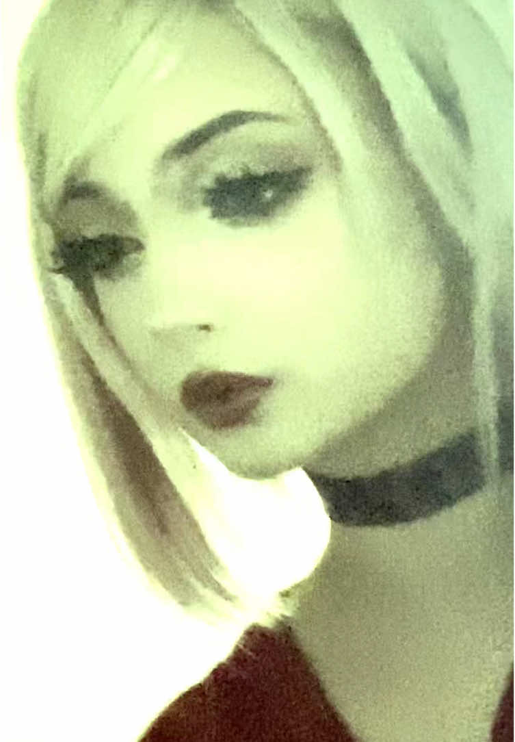 Idk how to feel abt this video tbh💀 idk if I love or absolutely hate it so you tell me😭🙏 #maria #mariacosplay #silenthill #silenthillcosplay #cosplay #silenthillcosplayer #mariasilenthill #mariasilenthillcosplay 
