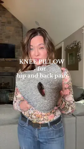 Unlock Better Sleep with a Knee Pillow #kneepillow #sleephack #sleepbette #sidesleeper #sleeptips #creatorsearchinsights  #tiktokshopcreatorpicks #ttslevelup 
