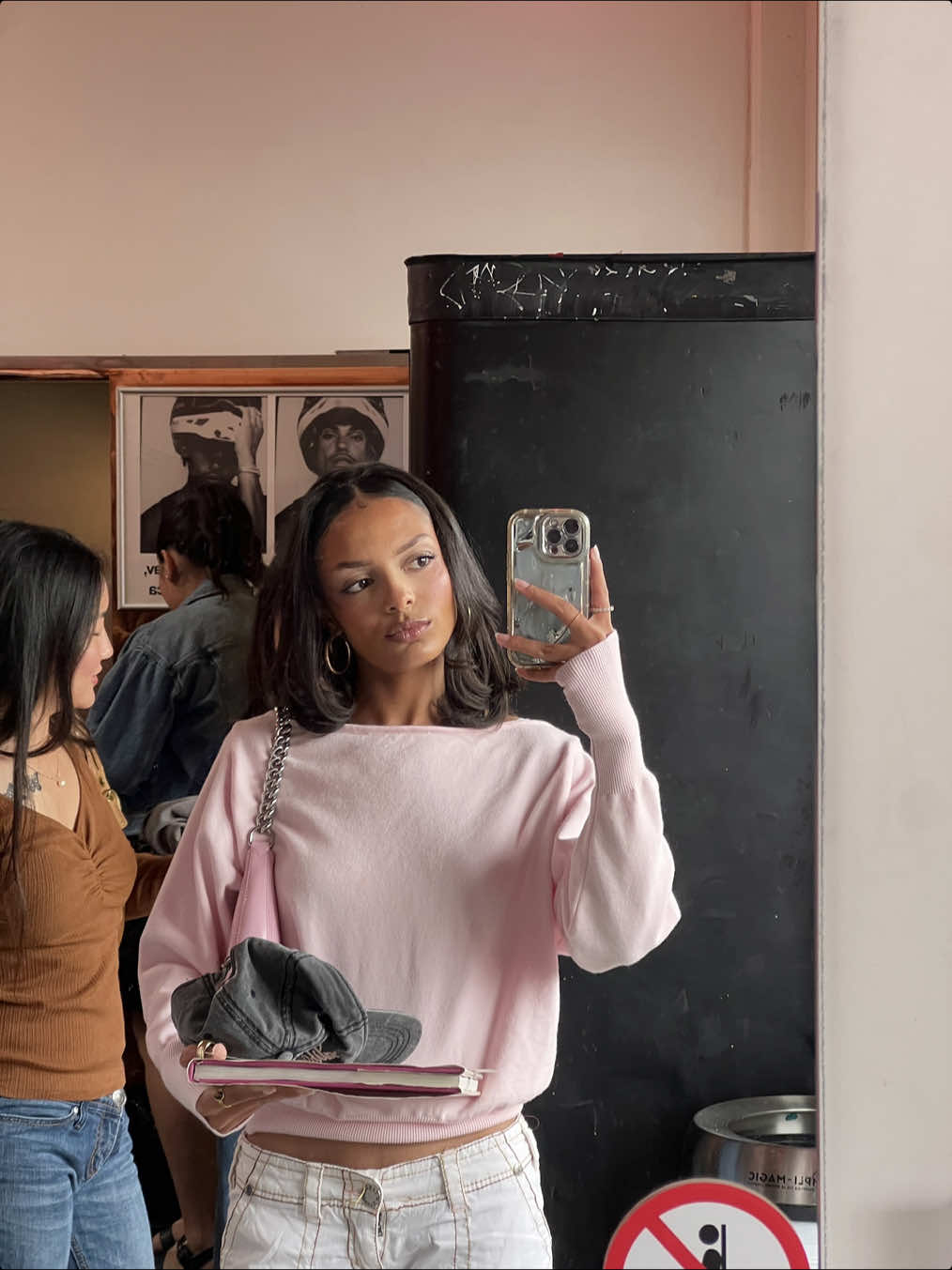 Last minute decisions hate to see me coming #solodate #photobooth #thingstodo 