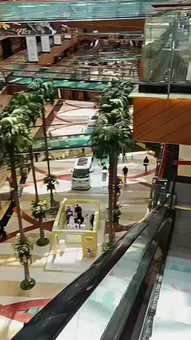 Pondok Indah Mall 2: Destinasi Belanja & Hiburan Eksklusif di Jakarta Selatan