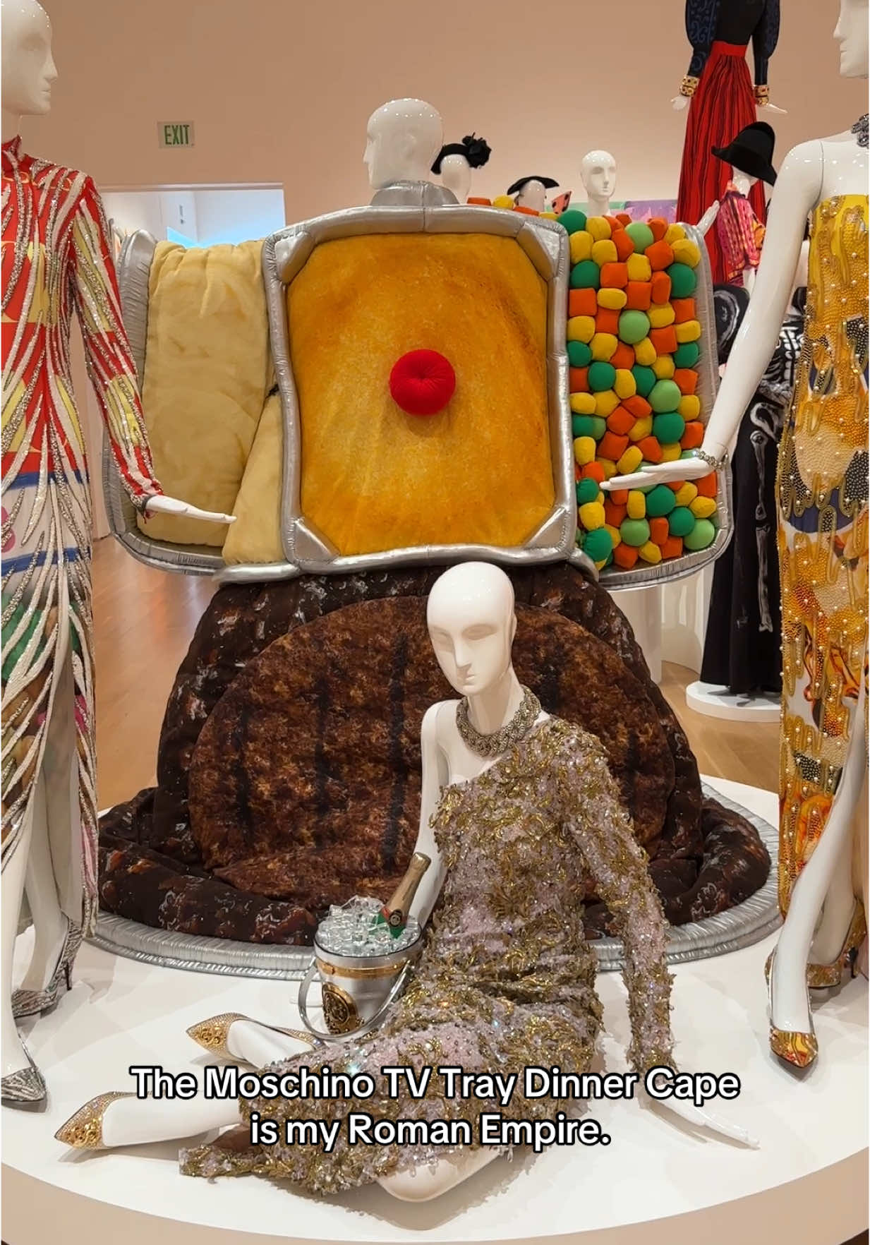 OH SHE ATE !!! I’ve watched this Runway Collection No less than 50 times and dream about this TV tray Dinner.    @JEREMY SCOTT thanks for bringing the Art Back to Missouri. 💛  #museum #fashion #camp #priceisright 