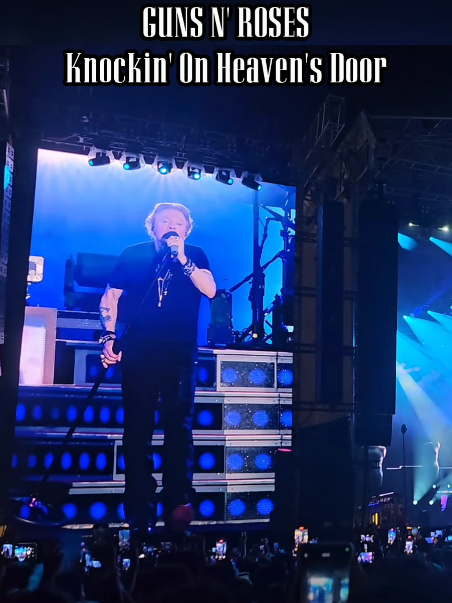 Guns N' Roses - Knockin' On Heaven's Door (🇮🇳 Mumbai, India 2025) #gunsnroses #axlrose #slash #90s #80s #rock #gnr #fyp #short #shorts #music
