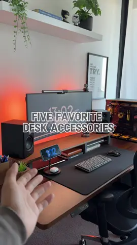 My Favourite Desk Accessories🔥😎 Let me know which one of these is your favourite or if you like part 2! Links are in my bio🙌 . . . #Tech #desksetup #wfh #deskaccessories #setupinspiration #setupinspiration #homeoffice 