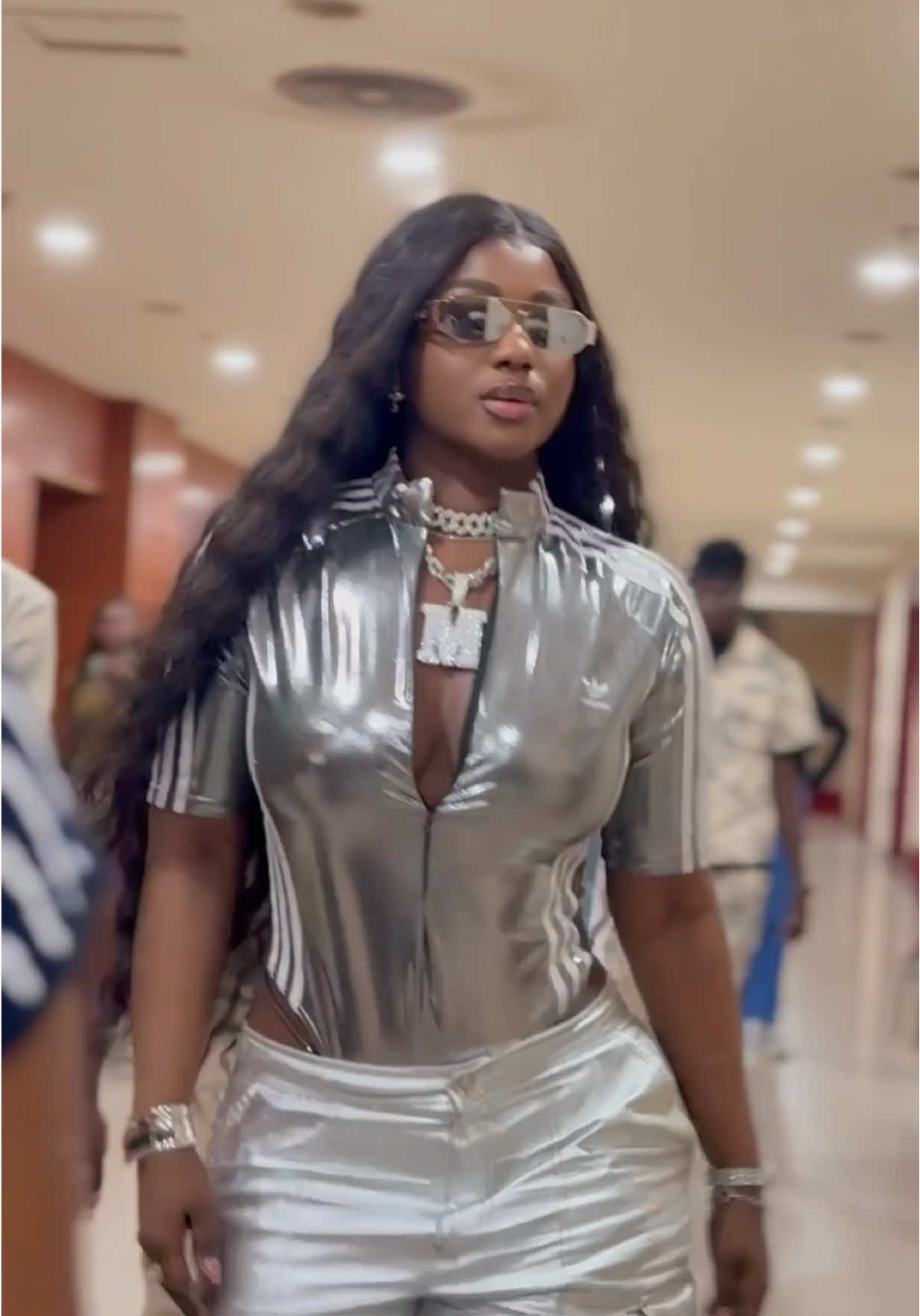 Le Tsunami de la musique senegalaise te fais   un spectacle mortel ! Un show que tu n'as jamais vécu dans ta vie, un véritable raz de marée musical qui restera gravé dans les mémoires.  Vous êtes prêts mes Nenés Touti ? #TAMBACOUNDA 1 LENDEMAIN TABASKI #KAOLACK SUR LENDEMAIN TABASKI #SAINT LOUIS.14 JUIN 2025 #LOUGA 13 JUIN 2025 #GUEDIAWAYE 28 JUIN 2025 #miaguisse #unique #choix  #djelikababintou 