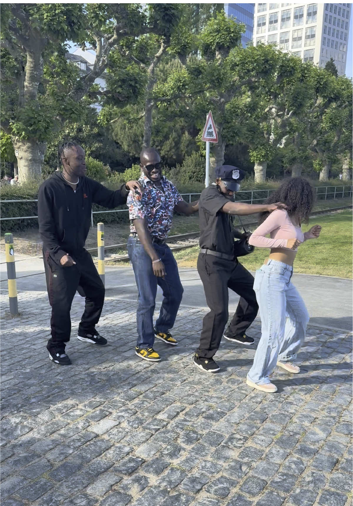 Can’t get rid of this Jerusalem dance #dancer #jerusalema #happynewyear @dfaguimba @tiffany @breezyjay__ 