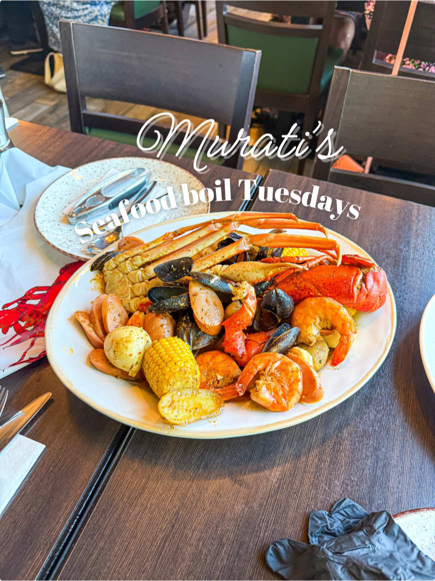 Seafood boil Tuesdays at Murati’s 🦐🔥 Check out my reel for more details  #seafoodboil #datenightideas 