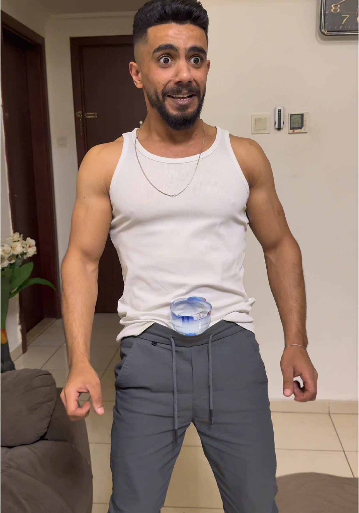 لما تمزح مع باب 😂😂😂#محمدورامي_موصللي #موصللي #محمدموصللي #رامي_موصللي 