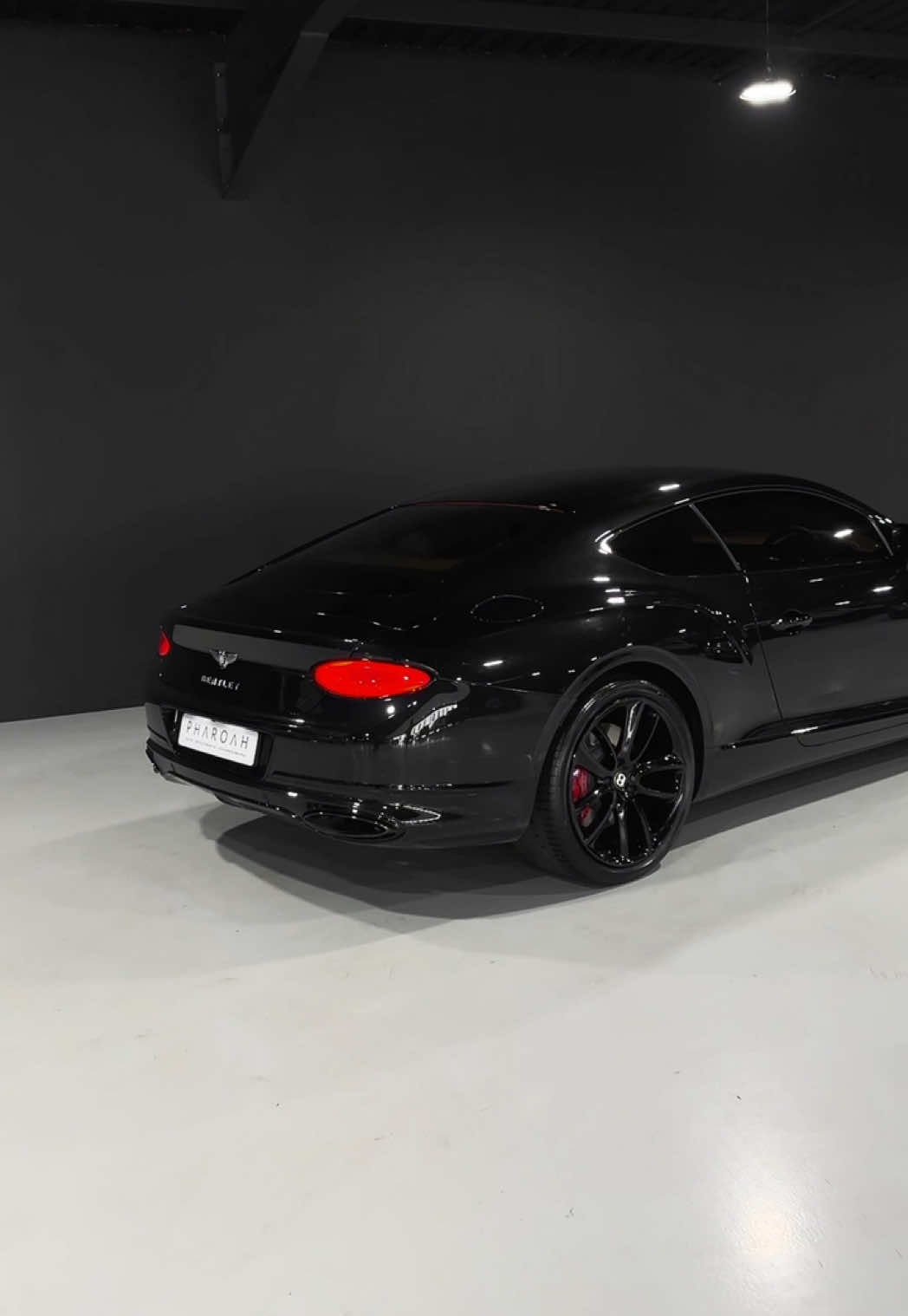 2020 Bentley Continental GT W12 — effortless power, elegant design, and finished in a show-stopping colour combination. With only 18,571 km, this masterpiece is priced at R4,399,000. Refined, bold, and built to impress. #BentleyContinental #TwinTurboW12 #LuxuryLifestyle #PharoahAuto #PharoahGroup #SouthAfrica #Johannesburg #GTGoals #LuxuryUnleashed #BentleyBeauty