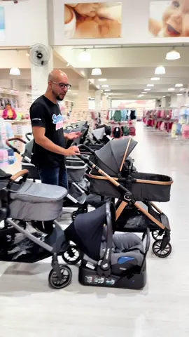 Design elegante, conforto absoluto e aquele estilo que encanta à primeira vista! O Carrinho Romanzo chegou para elevar o passeio do seu bebê a outro nível. Passe aqui na Sonho Meu e venha ver de perto esse lançamento apaixonante!