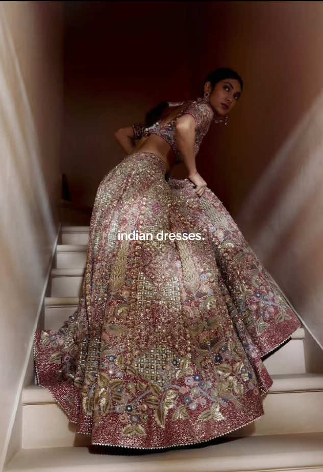 piece of art #fashion #indiandresses #dresses #fashiondesign #art #viral #pourtoi #luxury #fancy #fyp #elegant 