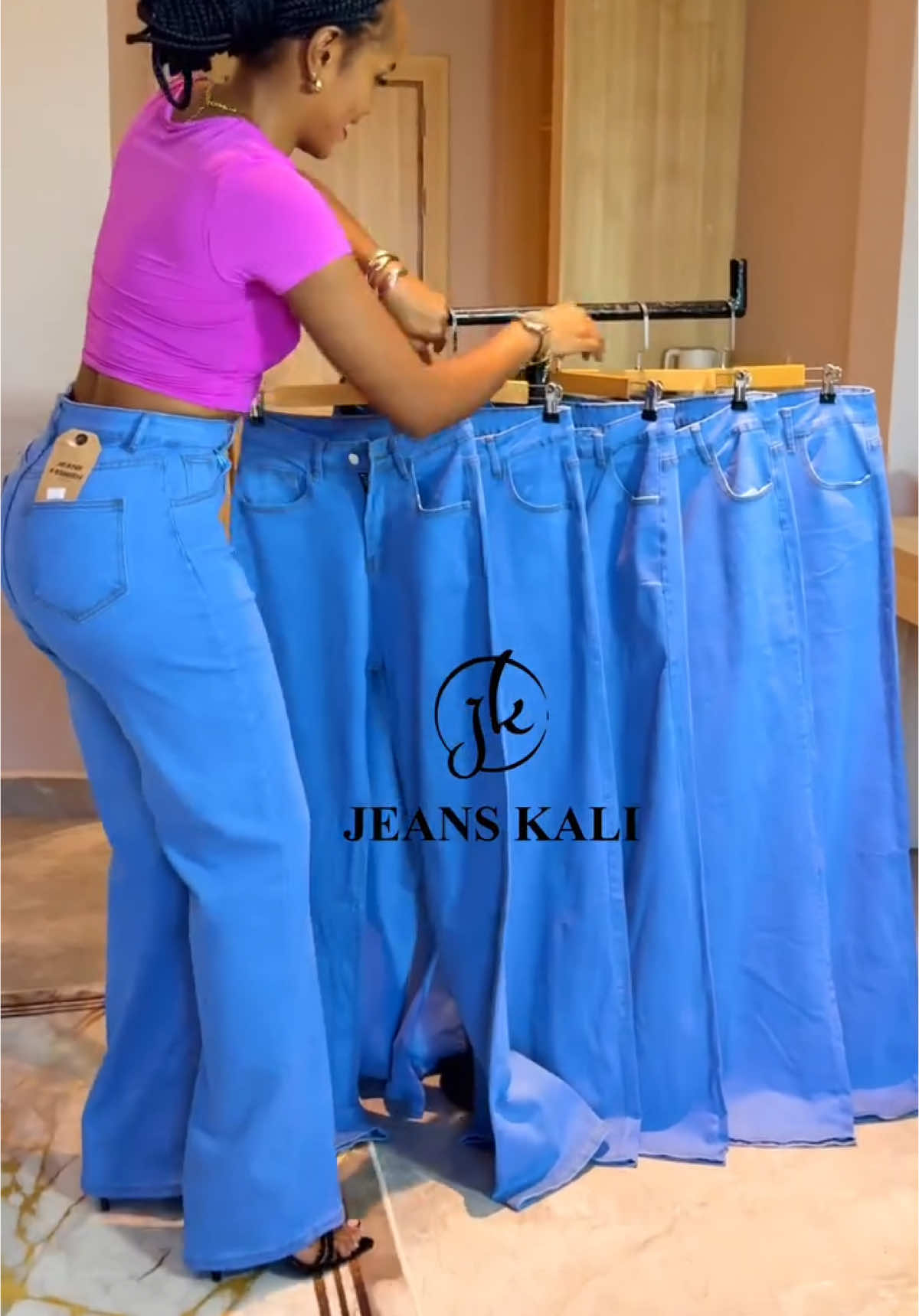 New stock jeans quality 👖size 26-28-30-32-34-36 make order  ☎️ +250787526200 ✅ #piqueoutfitstyle #ladiesfashion #jeanskali #kigalitiktok🇷🇼🇷🇼 #fashiontiktok #highschool #highwastjeans #baggy 