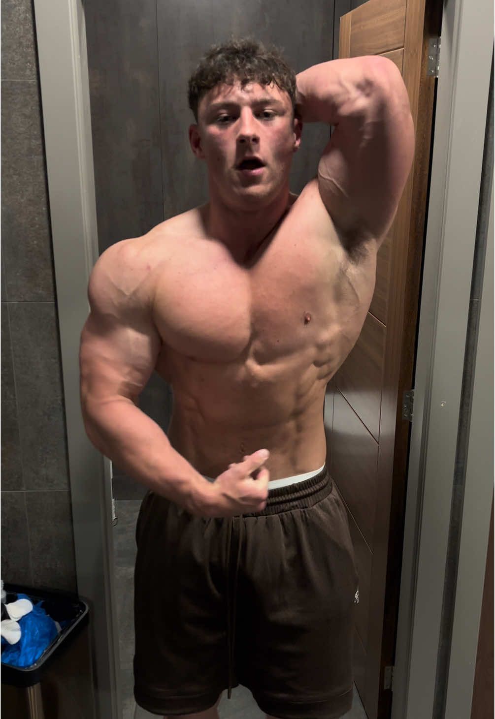 Upper 🤩 #gym #bodybuilding #fyp #creatine #teenbodybuiliding #asthetic #weights #muscle #GymTok 