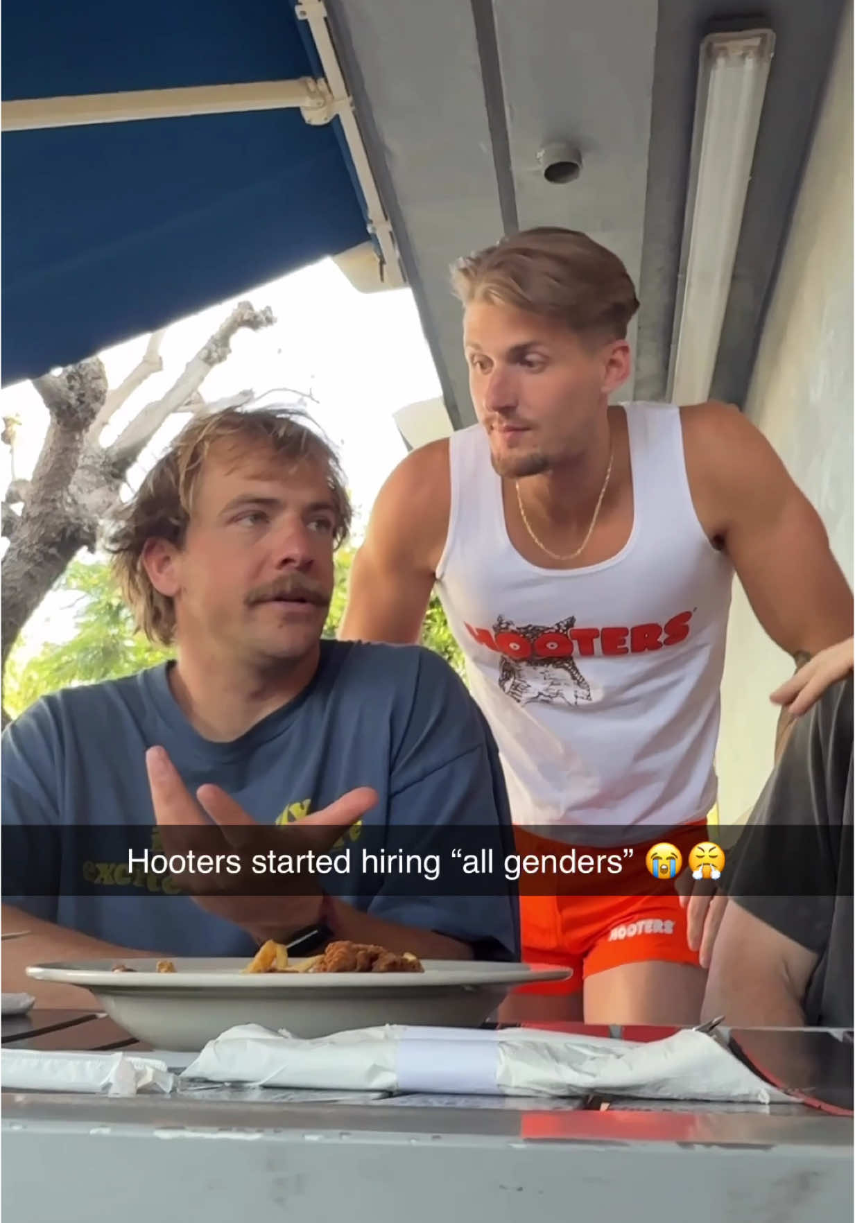 Hooters is the worst now 😭 @Dawson💚 @Matty Cardarople 
