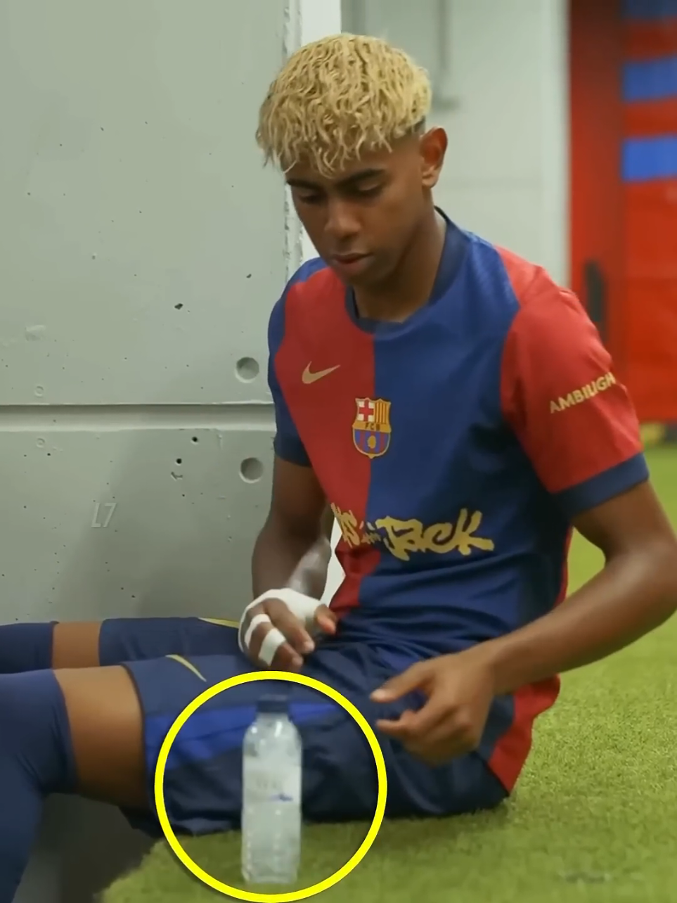 Lamine Yamal Rare Moments 😂  #كرة_القدم_عشق_لا_ينتهي👑💙 #rare #footballvideo #soccertiktok #footballtogether #soccerskills #moments #fyp #barcalona #barca #yamal #fcbarcelona #lamineyamal 