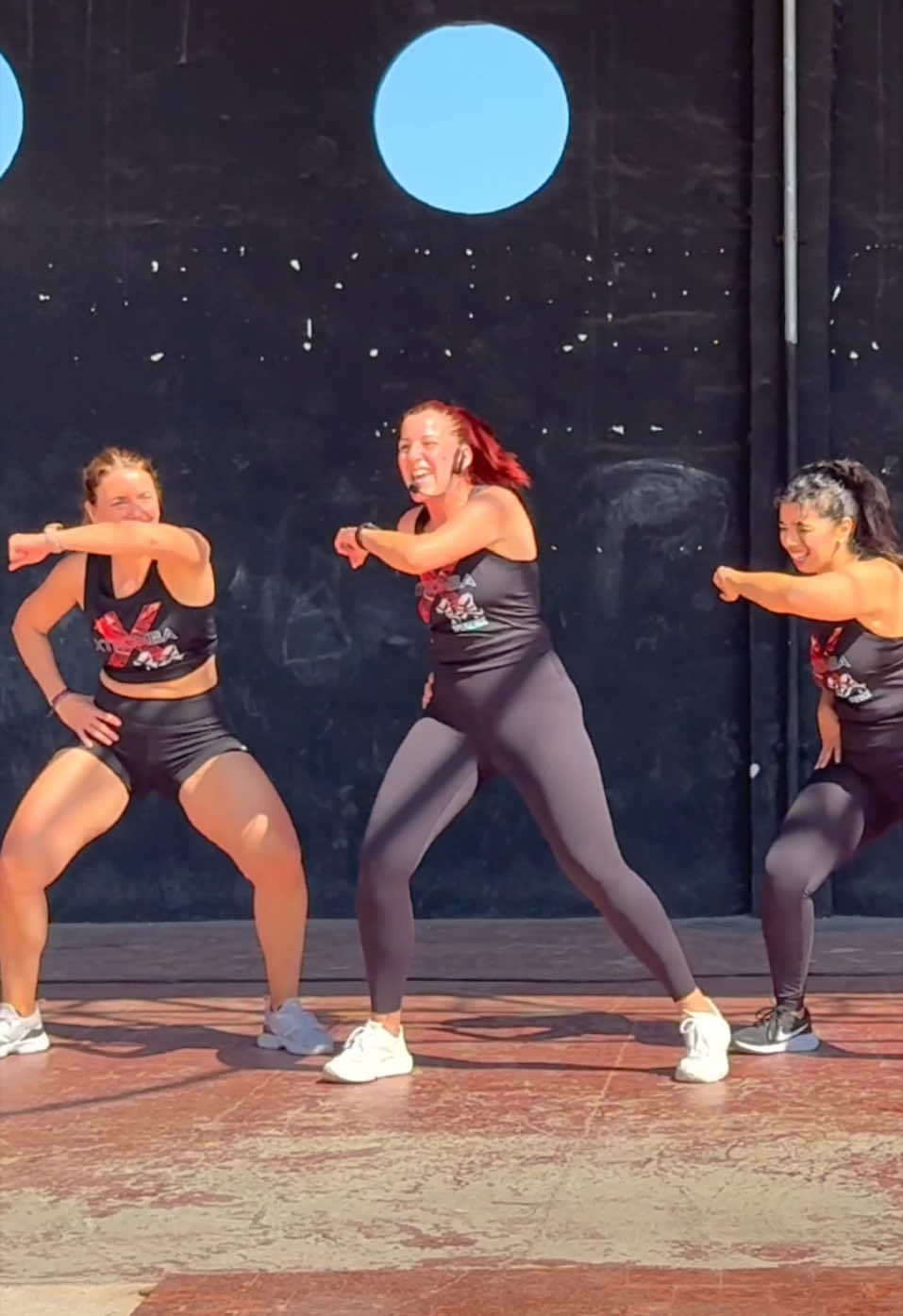 ¿Quién dijo que el ritmo afro no es para entrenar? 😏💥  En XTROMBA FIT, te demostramos lo contrario. Prepárate para moverte al ritmo de “J's8 jahin prêt” de Shado Chris y descubre cómo el baile puede ser tu mejor aliado para ponerte en forma. 💃🏾🔥 Aquí no solo sudas la camiseta, también trabajas en tus metas físicas y emocionales. 💪🏾❤️ Somos la única disciplina que combina entrenamiento, desarrollo personal y emprendimiento a través de la danza. 🌟✨ Únete a nuestra comunidad y siente la energía, el buen rollo y la transformación personal que solo XTROMBA FIT puede ofrecer. ¡No te lo pierdas! 🙌🏾💥 #XTROMBAFIT #TikTokDance #AfroBeats #EntrenaBailando #XTROMBA