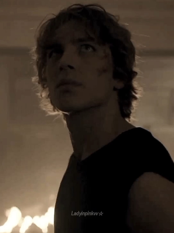 essa música é tão ele #michaellangdon  #ahsedit #ahs #fyyyyyyyyyyyyyyyy #foryoupage #codyfernedit #codyfern #red #fyp #fyyy #for #michaellangdonedit 