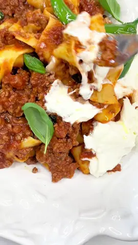 Pâte bolognaise à ma façon #tunisia🇹🇳 #italy🇮🇹 #pasta #fyp #CapCut #FoodLover #gourmandise #fybシ #chef #recetasfaciles #tiktokfood 
