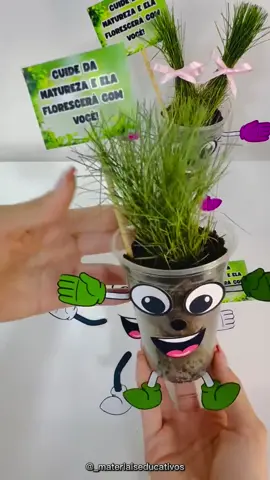 🌱 Plantinha no Copo – Um aprendizado que brota e encanta! ✨ Que tal ensinar as crianças sobre sustentabilidade de um jeito divertido, prático e cheio de significado? Com esse recurso, elas aprendem brincando a cuidar da natureza desde cedo! 💰 Apenas R$ 6,00 – super acessível! ✅ Perfeito para atividades do Dia do Meio Ambiente ou projetos pedagógicos sobre consciência ecológica. ✅ Inclui plaquinhas com mensagens motivadoras para inspirar os pequenos. ✅ Versão colorida e para colorir, estimulando a criatividade e a personalização. ✅ Vem com 3 moldes por folha – mais economia e praticidade! ✅ Pode ser usado com alpiste, milho de pipoca, ou outras sementes para criar o “cabelinho” da plantinha. ✅ Acompanha instruções completas dentro do próprio material. ✅ Arquivo digital, pronto para imprimir – rápido, fácil e muito prático!